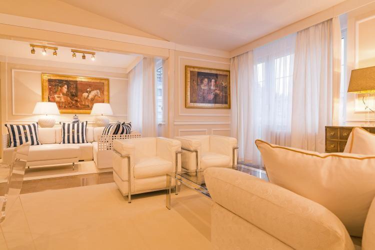 Penthouse Mey's Place *